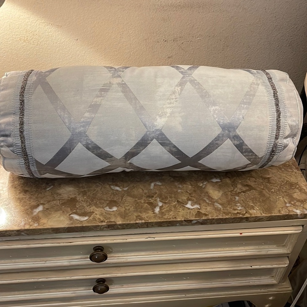 HOTEL COLLECTION GREY / OFF WHITE W BEADING ROUND DECORATED PILLOW